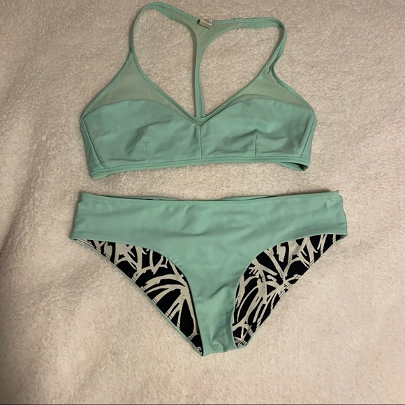 Lululemon Mint and Black Salty Swim Bikini Top - like new - Picture 4 of 7